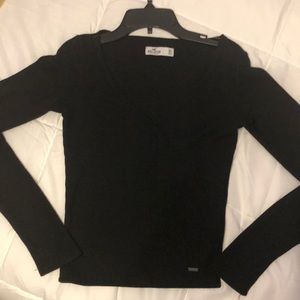 Black v-neck cropped tight long sleeve